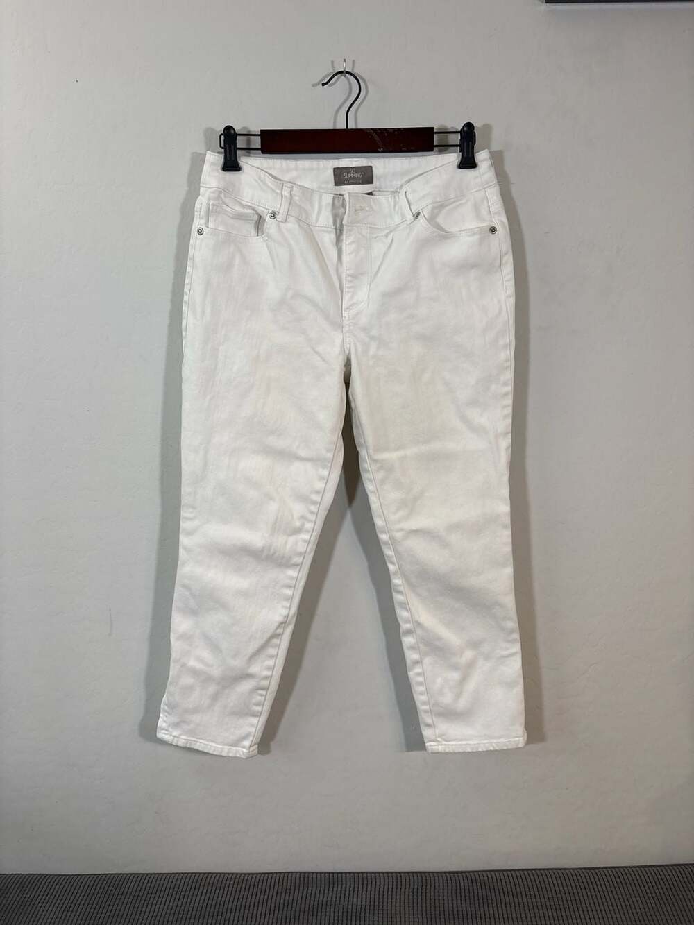 Chico's So Slimming White Girlfriend Ankle Jeans Size 1